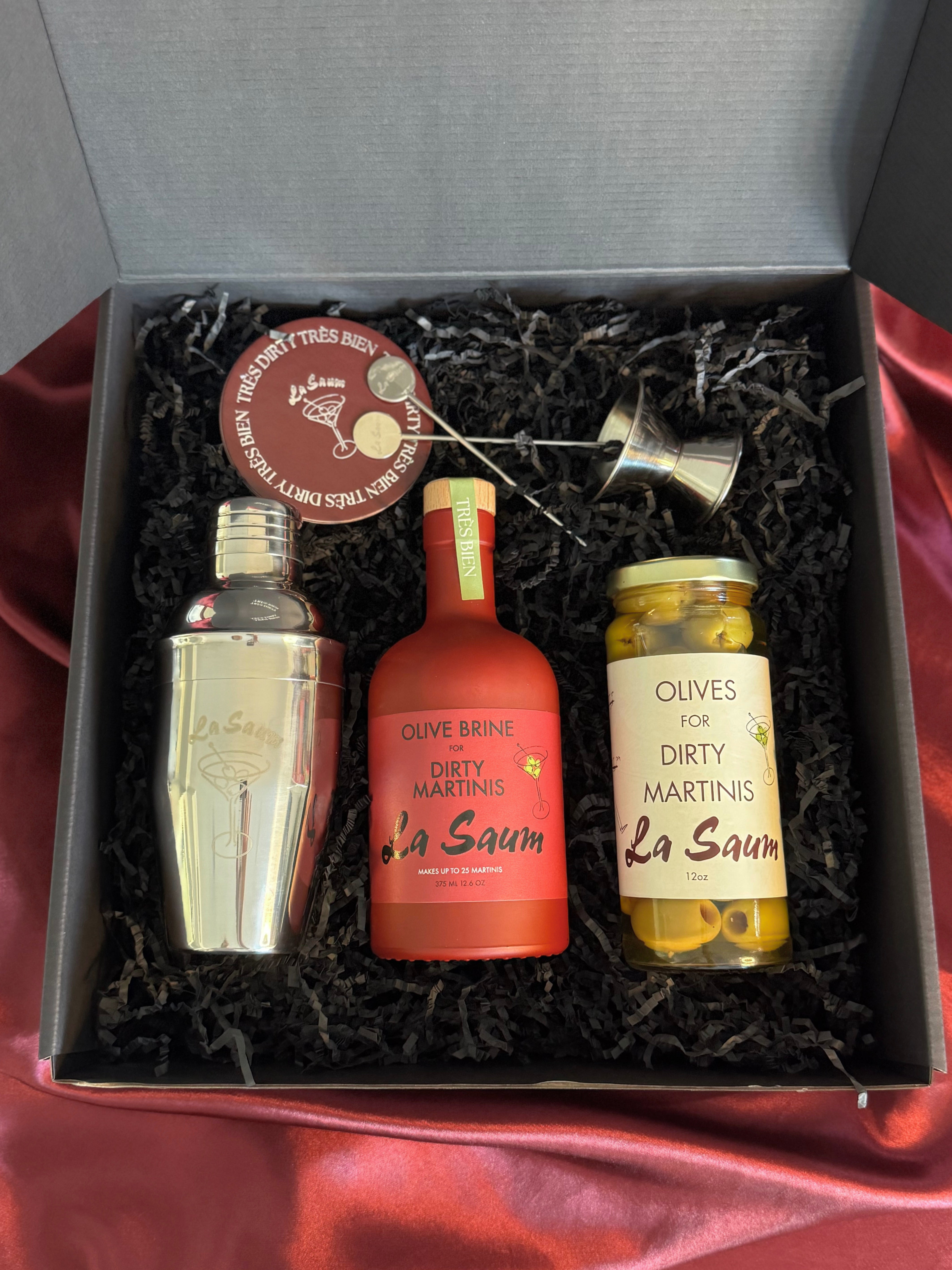 a video of the la saum olive brine cocktail kit being opened